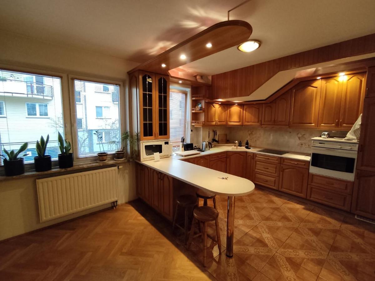 Classic Apartament Metro Kabaty Варшава Экстерьер фото