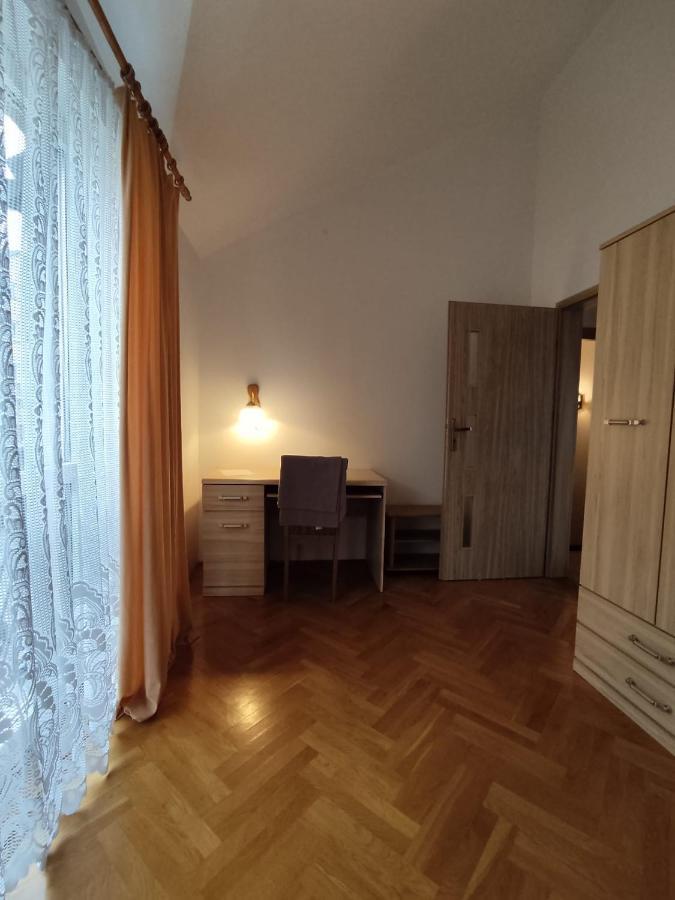 Classic Apartament Metro Kabaty Варшава Экстерьер фото