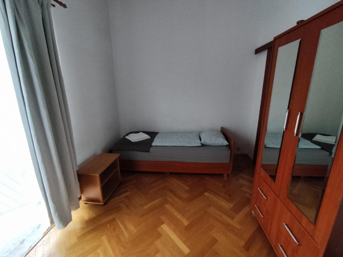 Classic Apartament Metro Kabaty Варшава Экстерьер фото