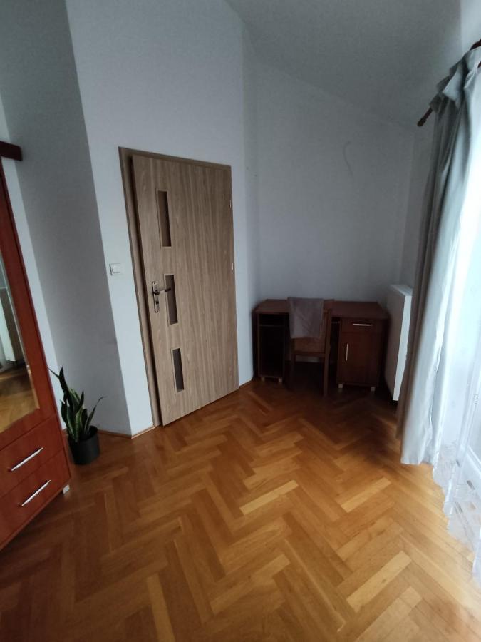Classic Apartament Metro Kabaty Варшава Экстерьер фото