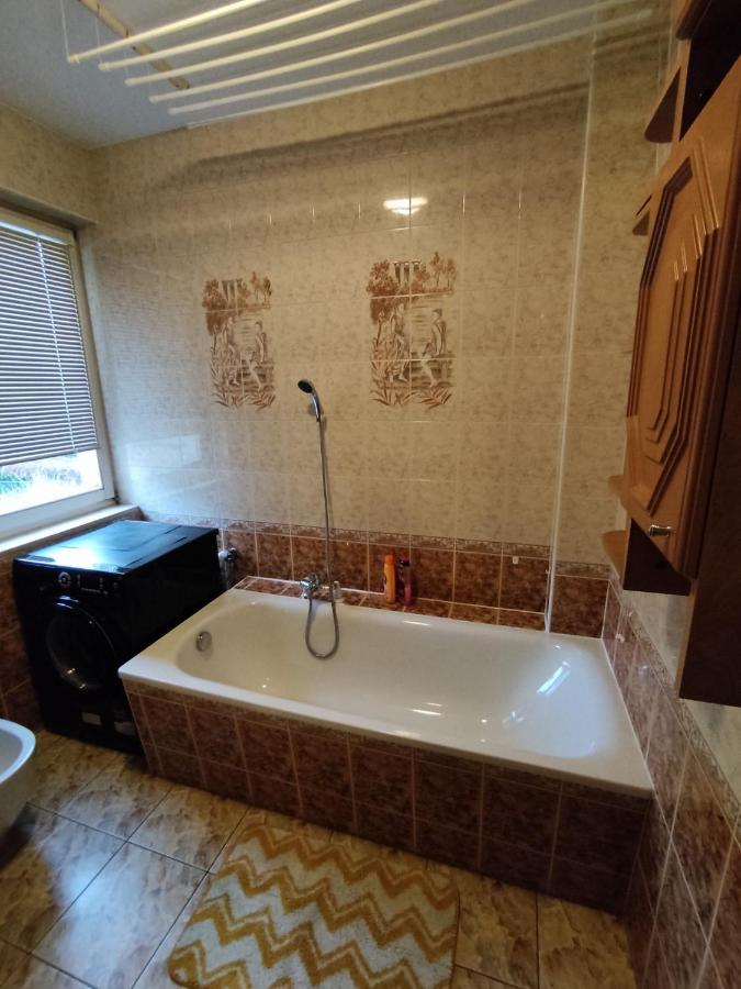 Classic Apartament Metro Kabaty Варшава Экстерьер фото